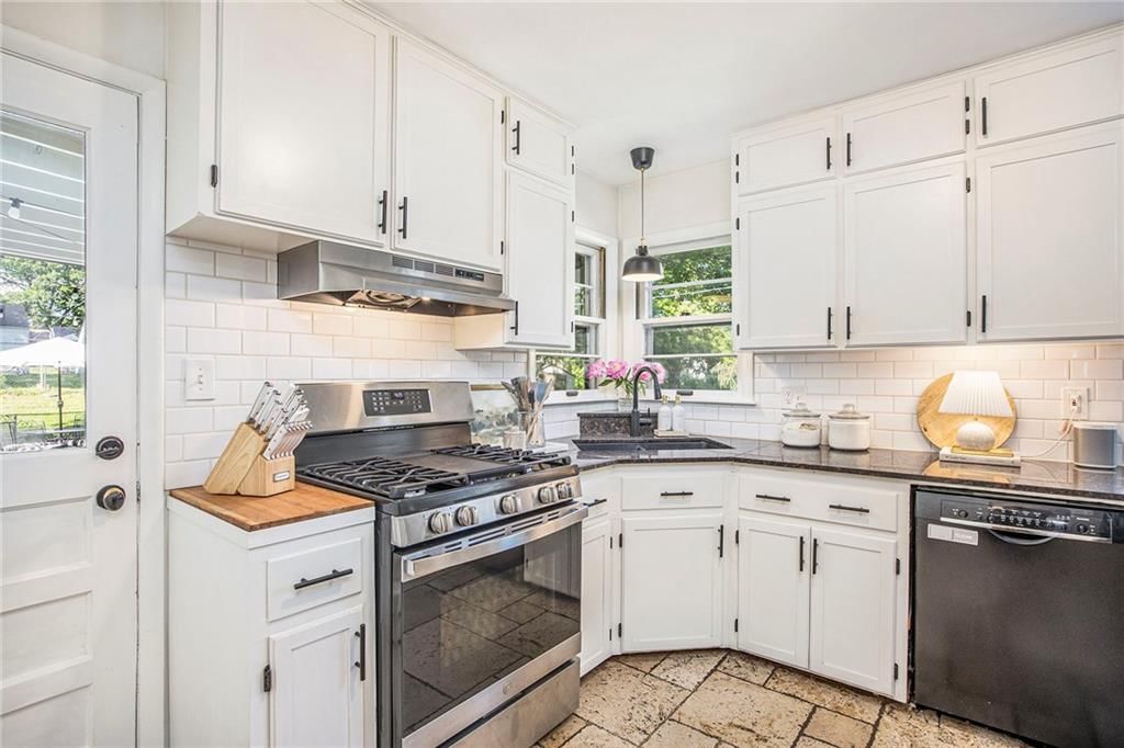 722 W 85TH Street — photo 12