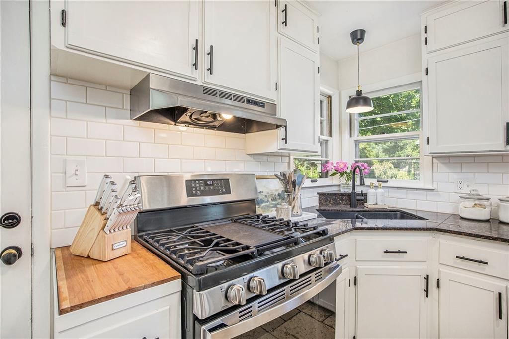 722 W 85TH Street — photo 15