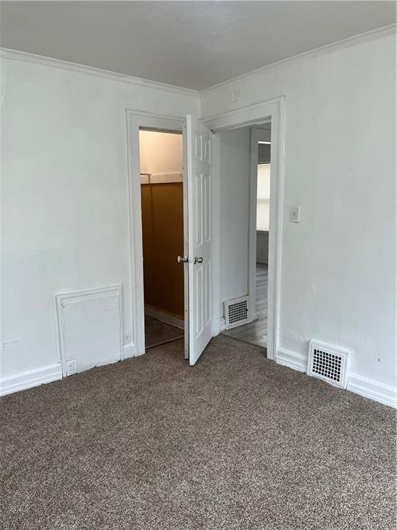 Photo 5 of 13 - 3212 E 60th Street