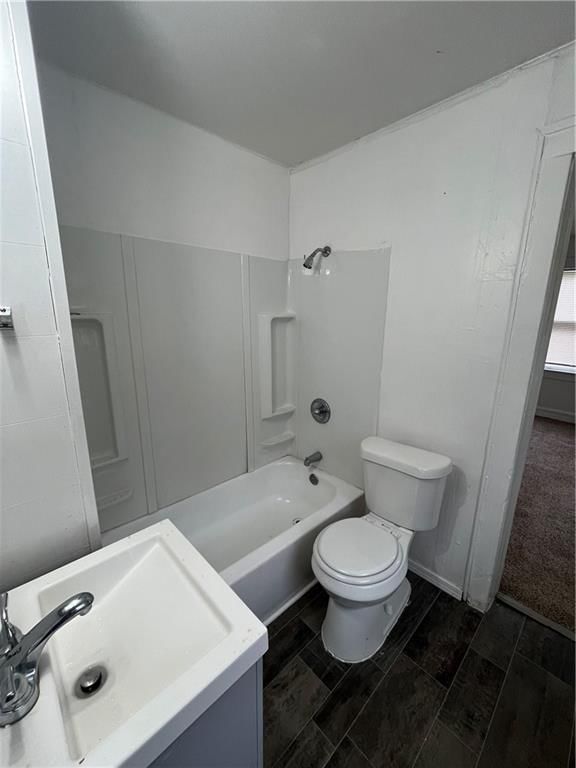 Photo 8 of 13 - 3212 E 60th Street