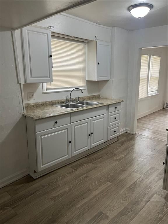 Photo 13 of 13 - 3212 E 60th Street