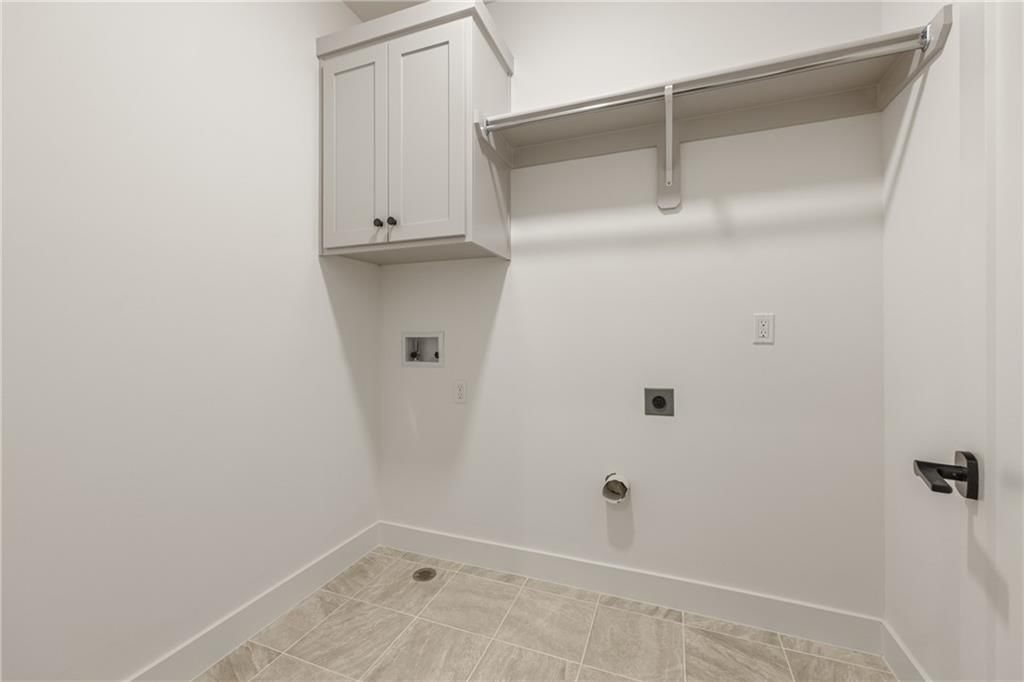 17013 Parkhill Street — photo 24