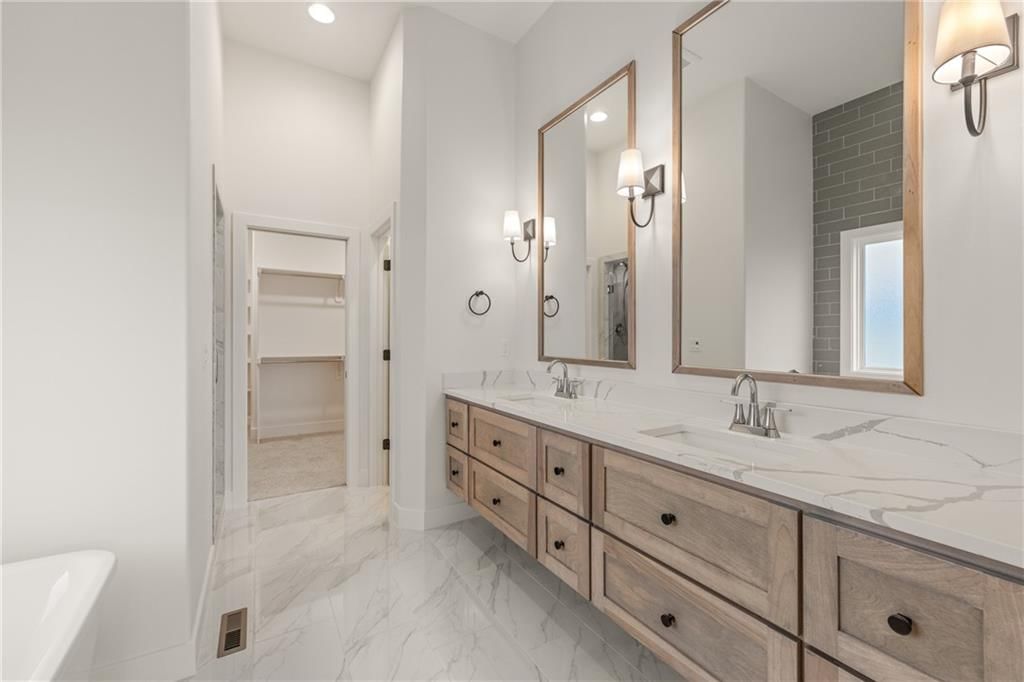 17013 Parkhill Street — photo 27