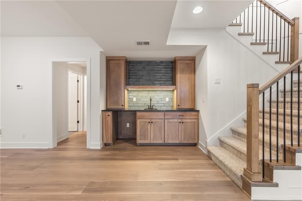 17013 Parkhill Street — photo 34