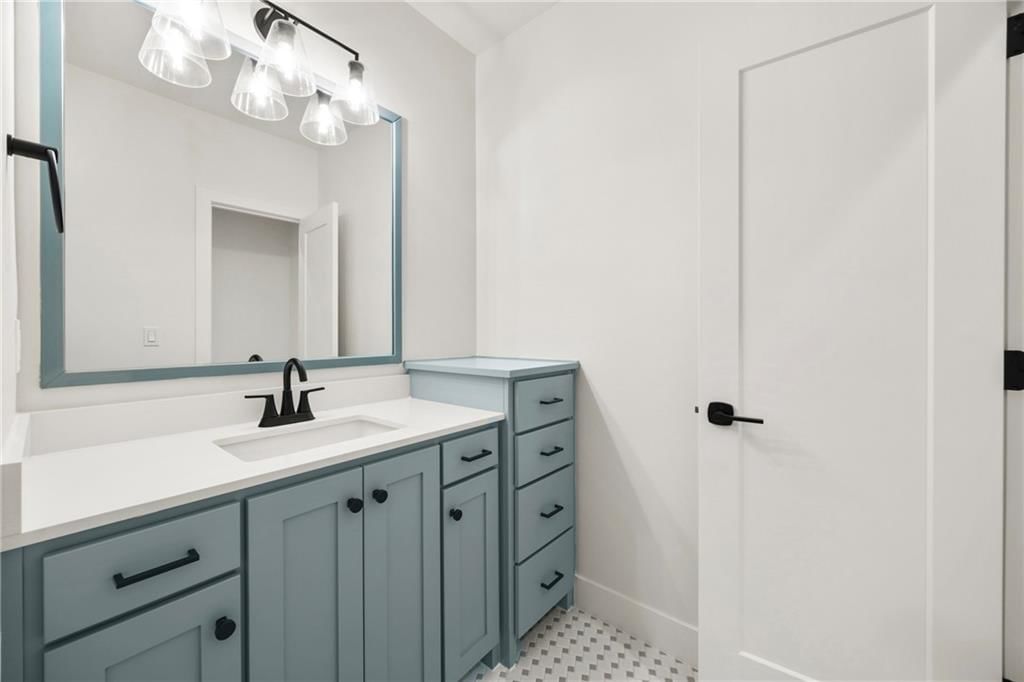 17013 Parkhill Street — photo 37
