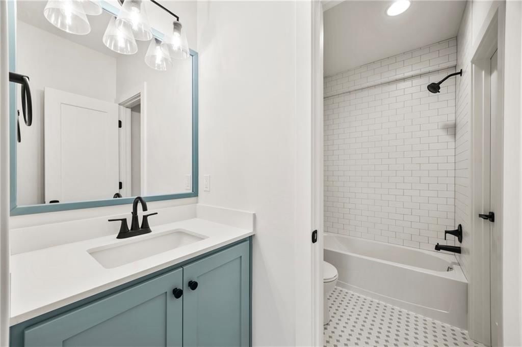 17013 Parkhill Street — photo 38