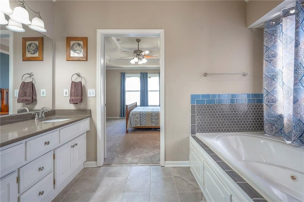 23718 W 54th Terrace — photo 6