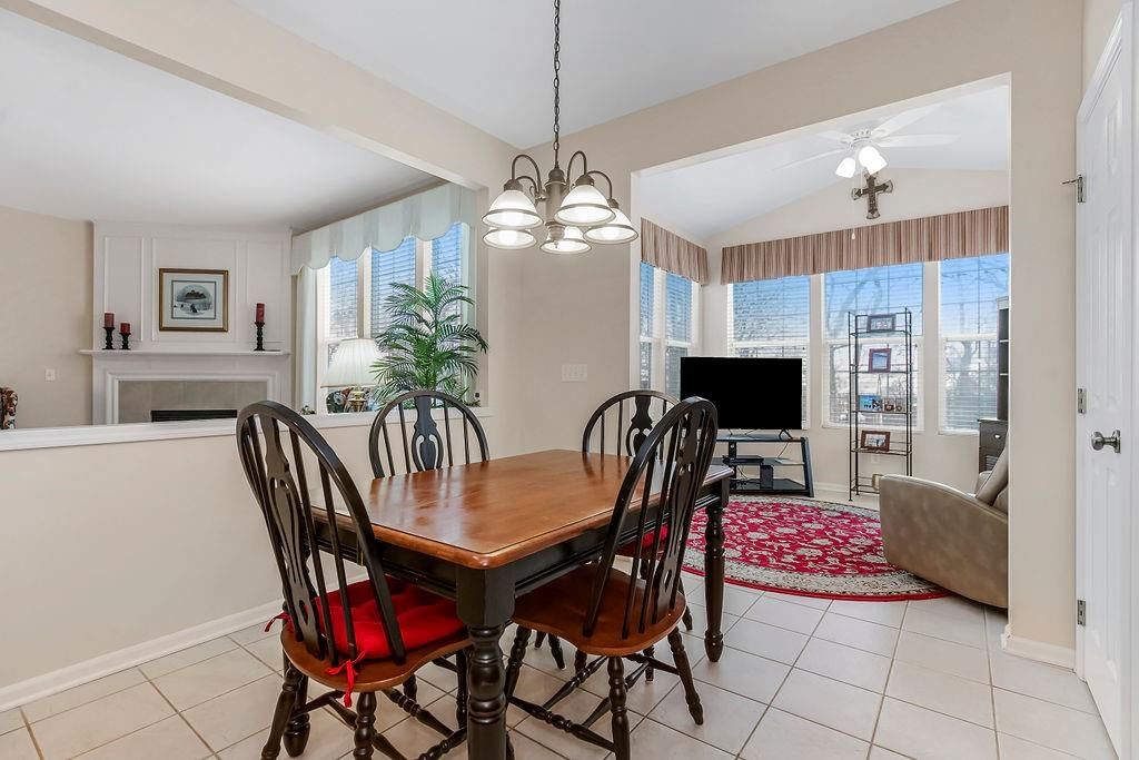 Photo 11 of 34 - 11257 S Chouteau Street
