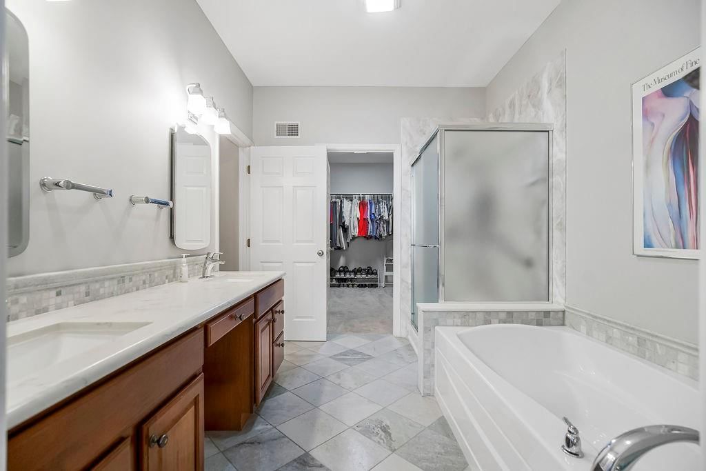 Photo 15 of 34 - 11257 S Chouteau Street
