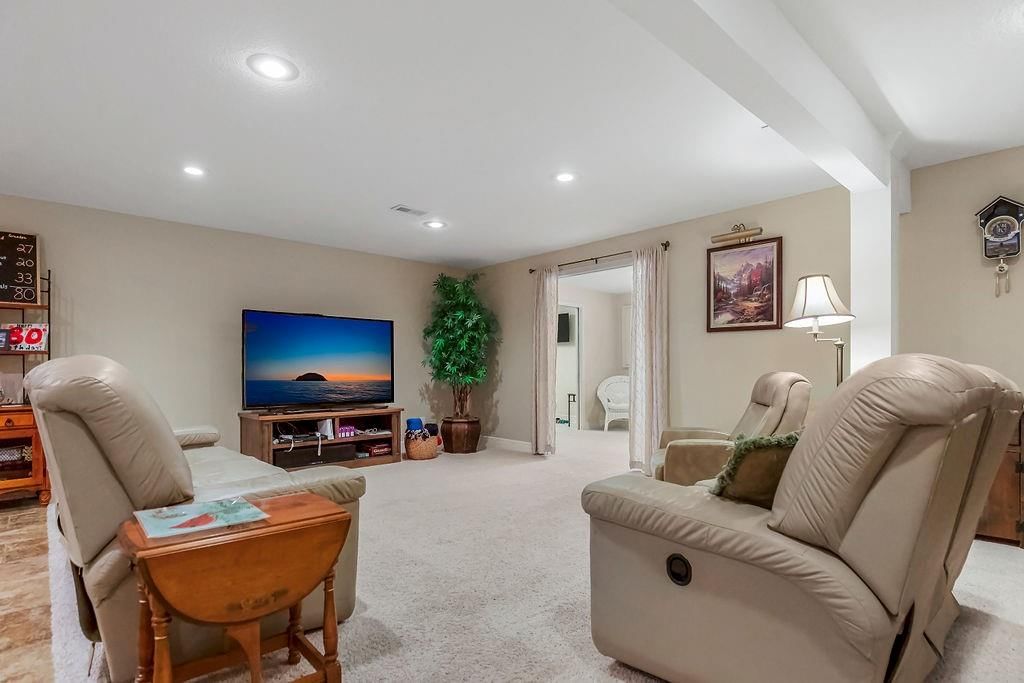 Photo 23 of 34 - 11257 S Chouteau Street