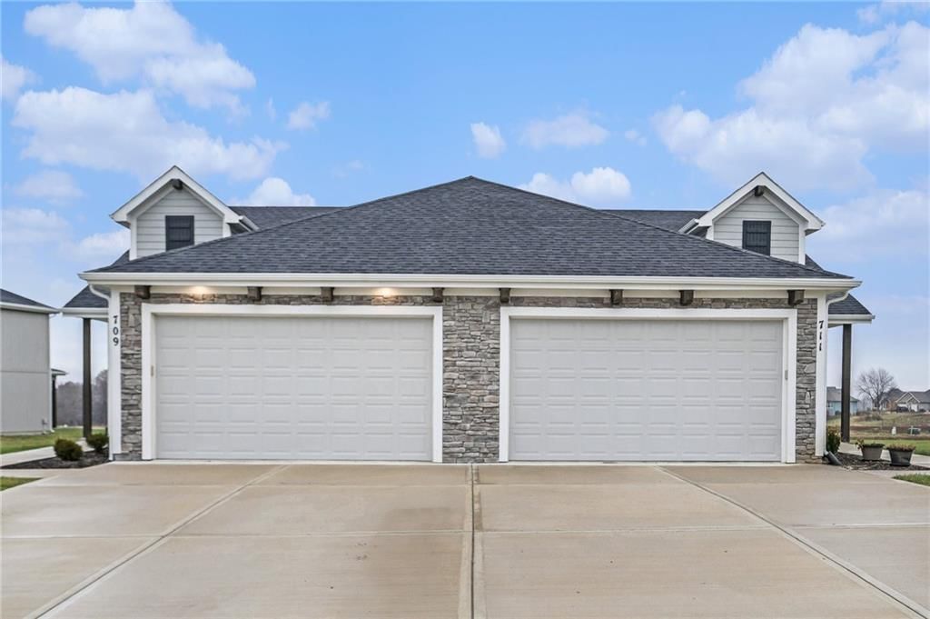 709 Ridge Drive — photo 3