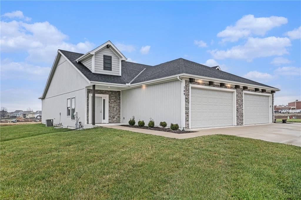 709 Ridge Drive — photo 4