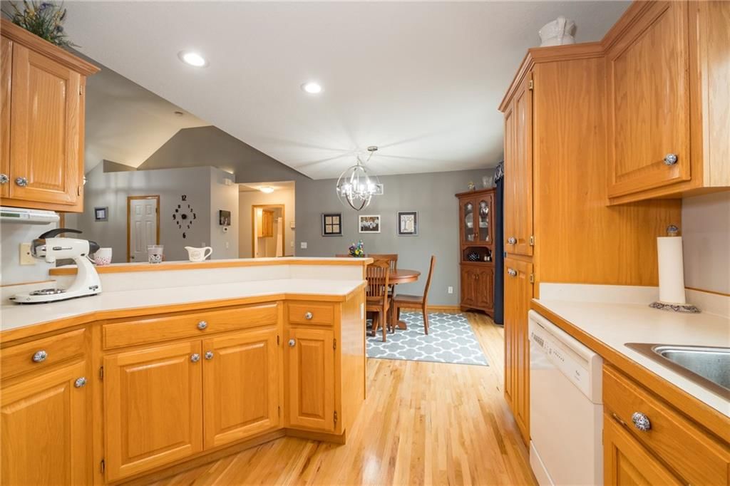 Photo 21 of 36 - 21316 E 50th Terrace Drive S