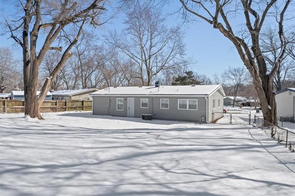 2720 S 52nd Court — photo 17