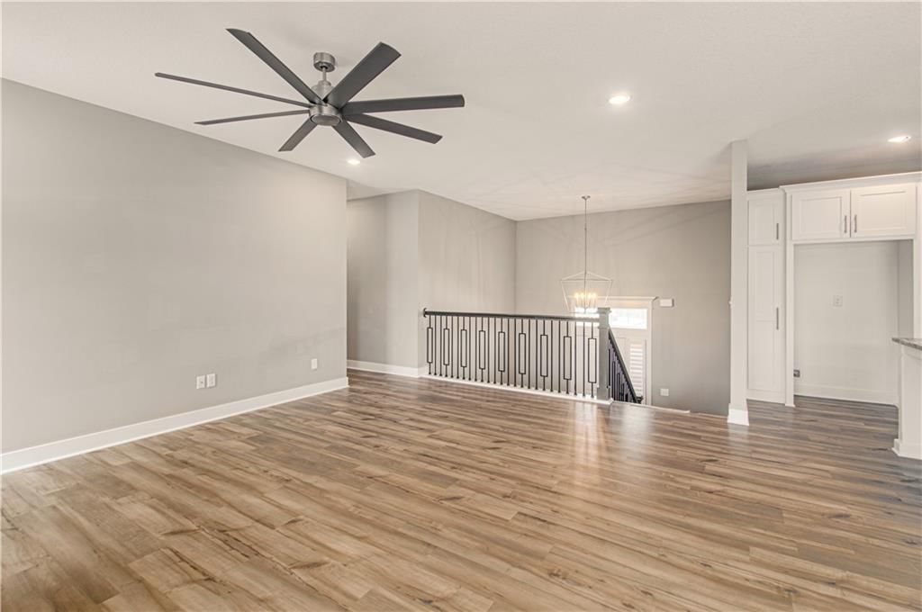1215 N Heartland Avenue — photo 6