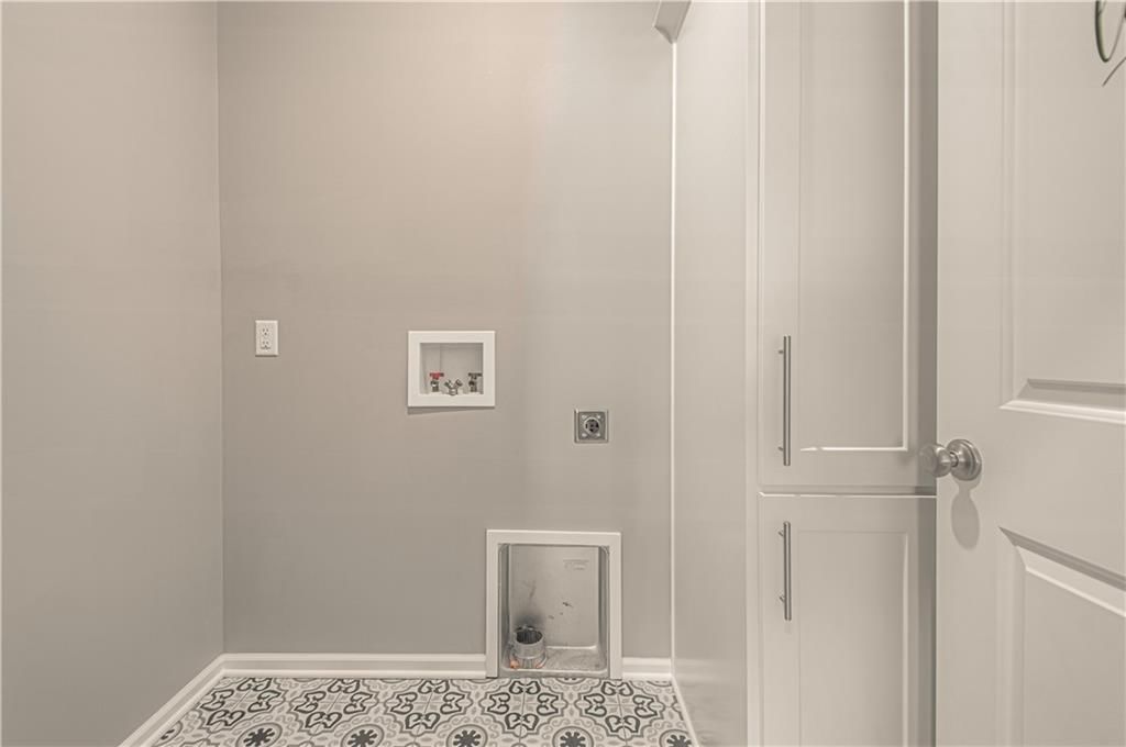 1215 N Heartland Avenue — photo 23