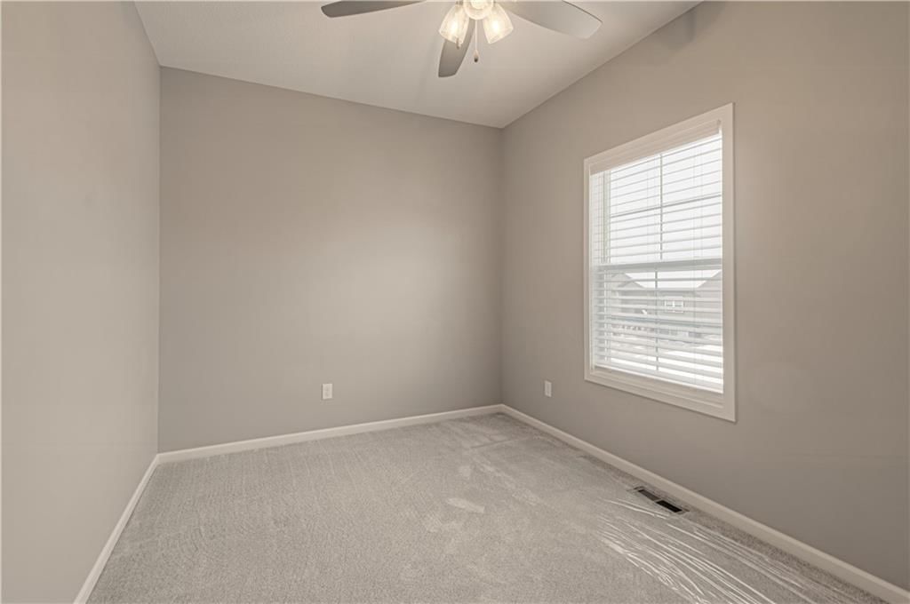 1215 N Heartland Avenue — photo 32