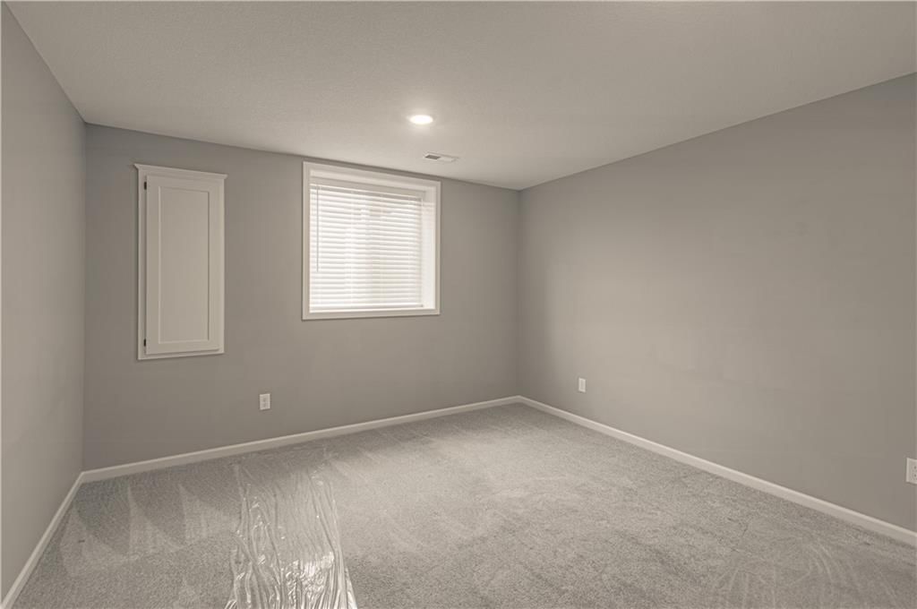 1215 N Heartland Avenue — photo 34