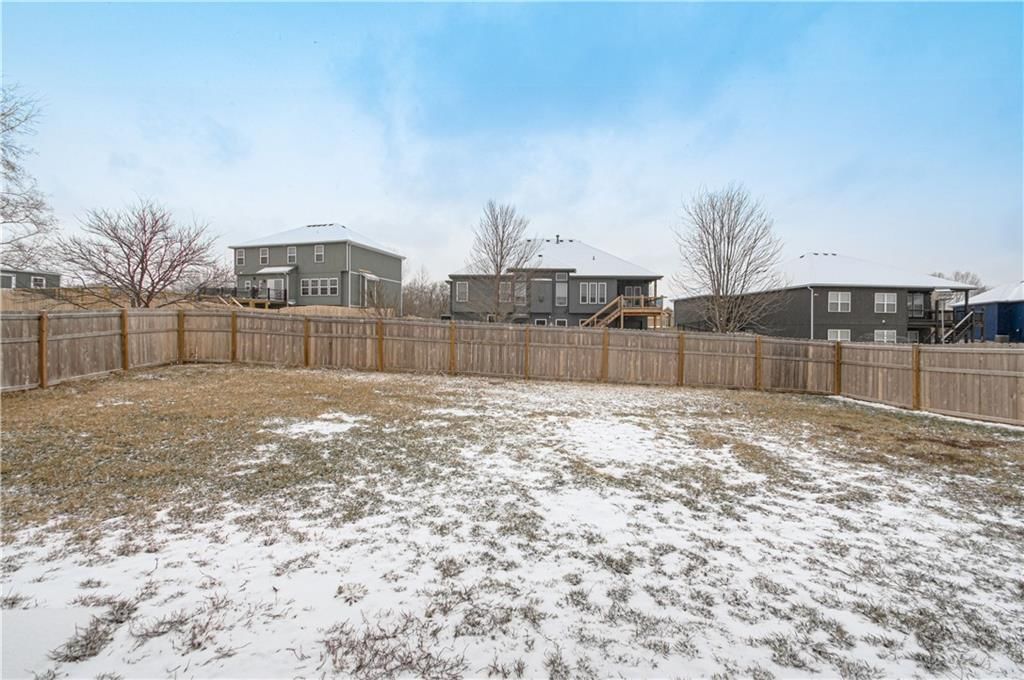 1215 N Heartland Avenue — photo 37