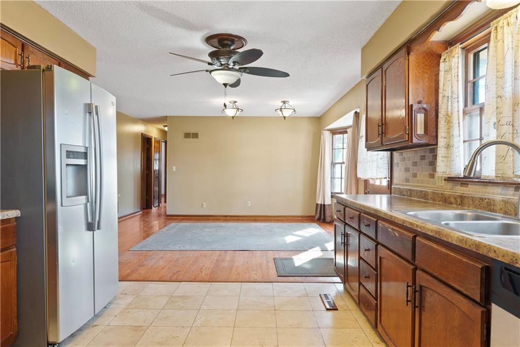 717 Oak Street — photo 13