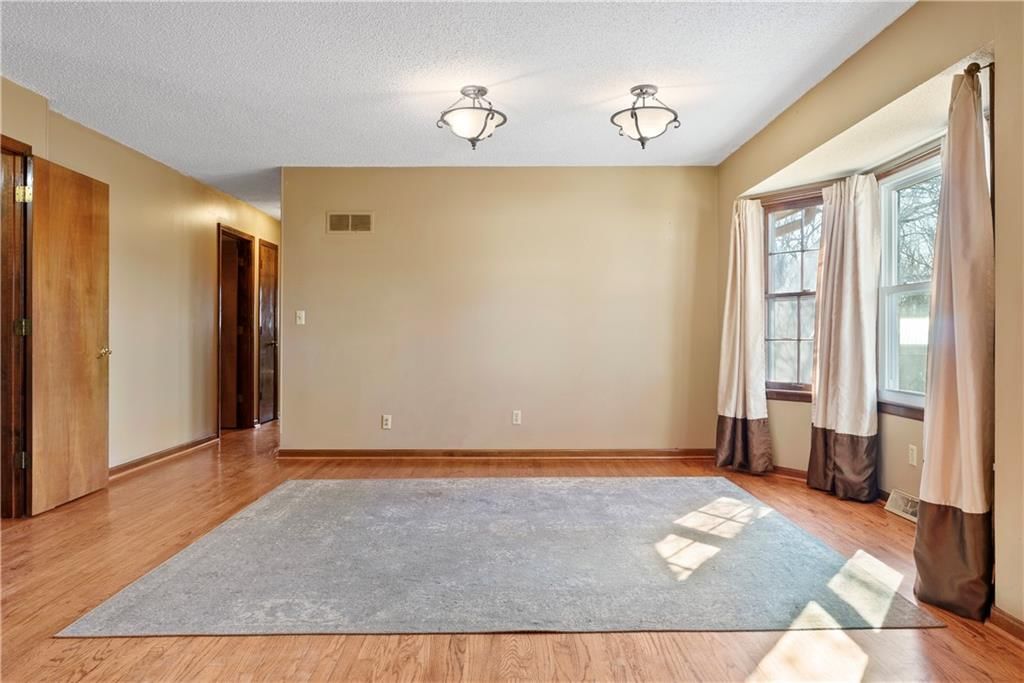 717 Oak Street — photo 16