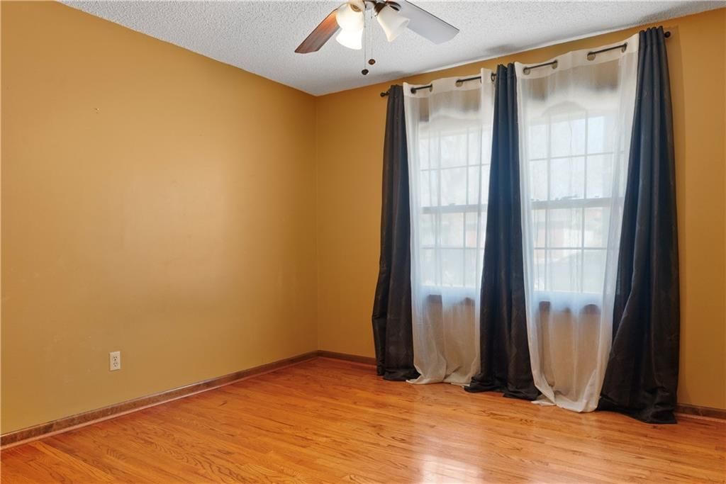 717 Oak Street — photo 25