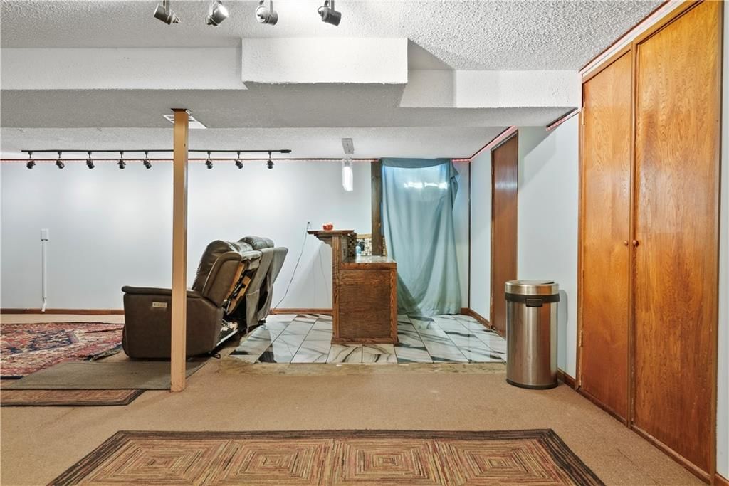 717 Oak Street — photo 27