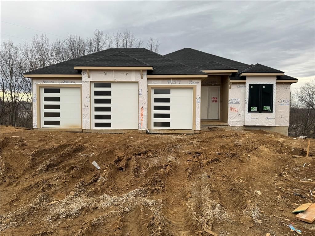 8821 N LISTER Court — photo 1