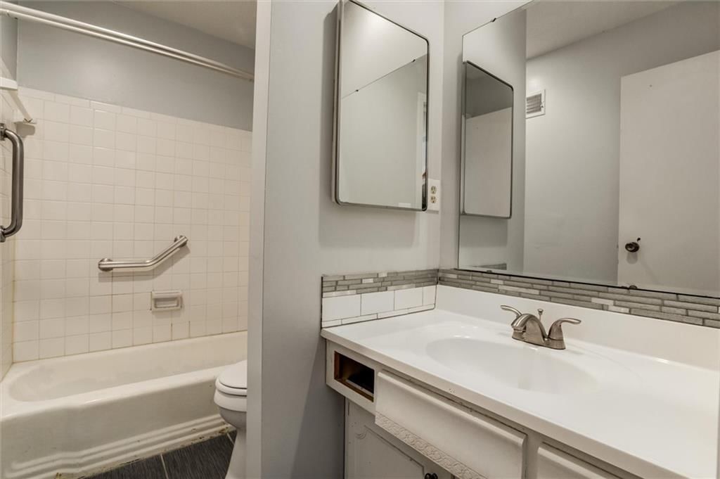 5520 W 97th Street — photo 13