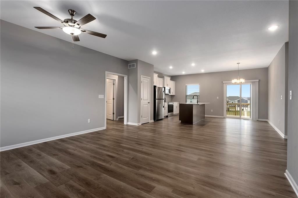 900 SW Redbird Court — photo 4