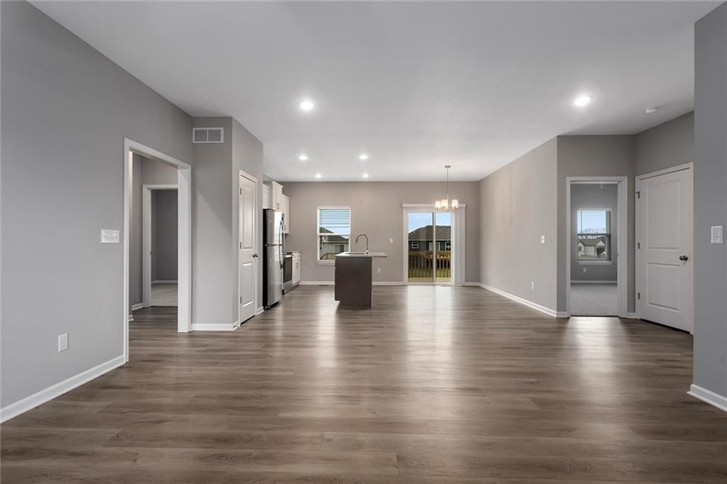 900 SW Redbird Court — photo 5
