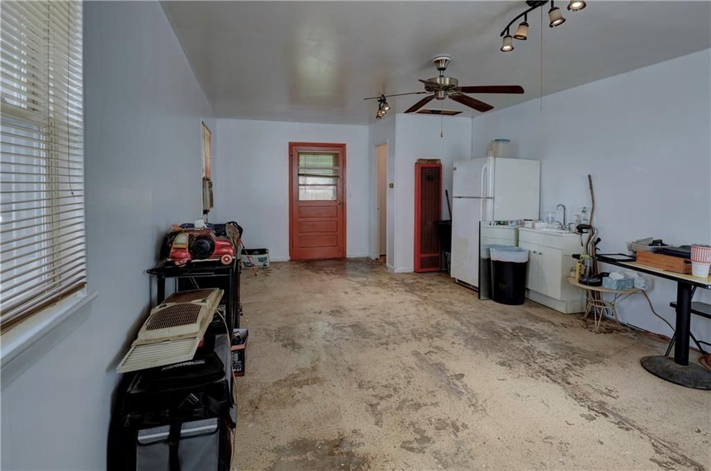106 NW Main Street — photo 7