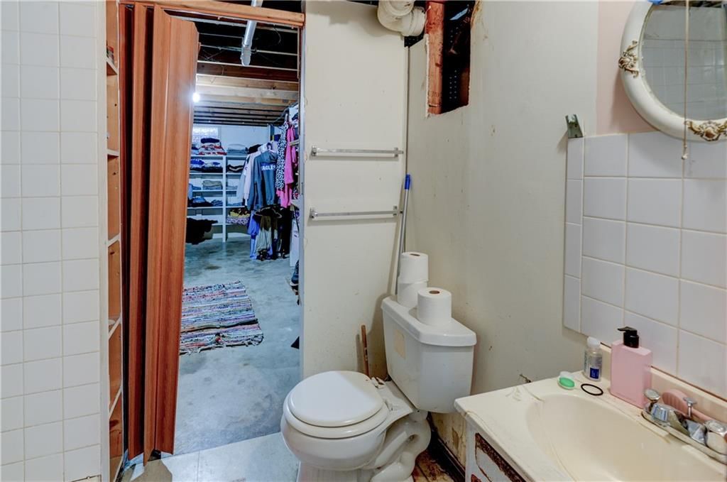 106 NW Main Street — photo 31