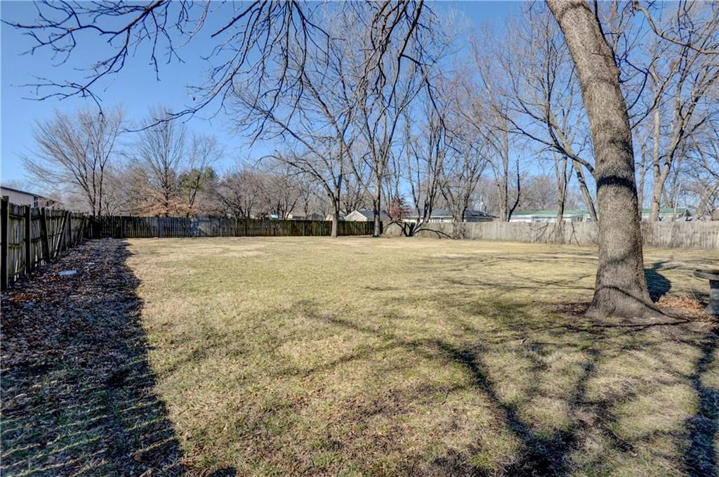 106 NW Main Street — photo 39