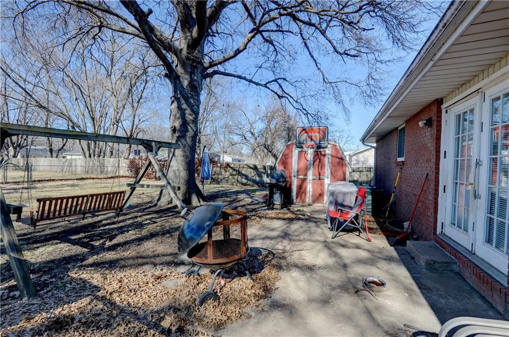 106 NW Main Street — photo 43