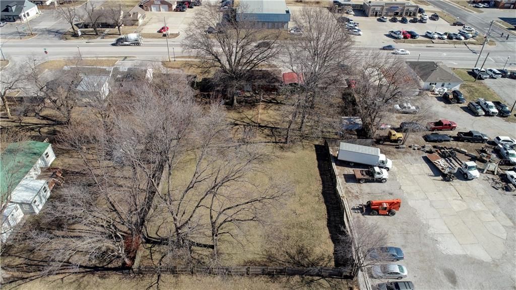 106 NW Main Street — photo 46