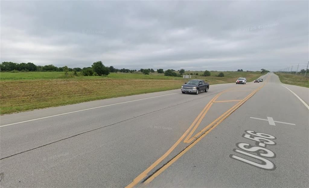 19545 Sunflower Road, Edgerton, KS: listing photo 2