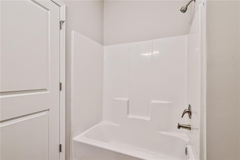 500 SE Salem Street — photo 8