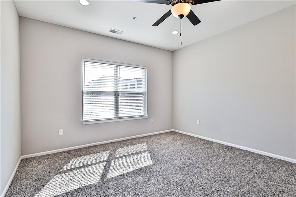 500 SE Salem Street — photo 11
