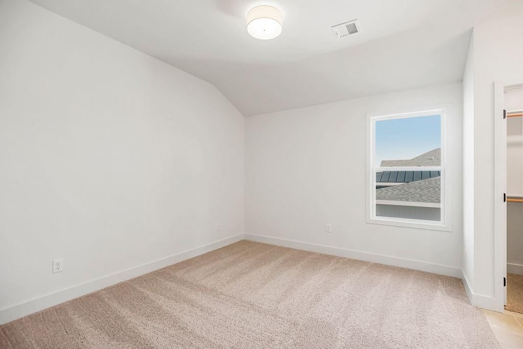 Photo 33 of 57 - 16463 S Elmridge Street