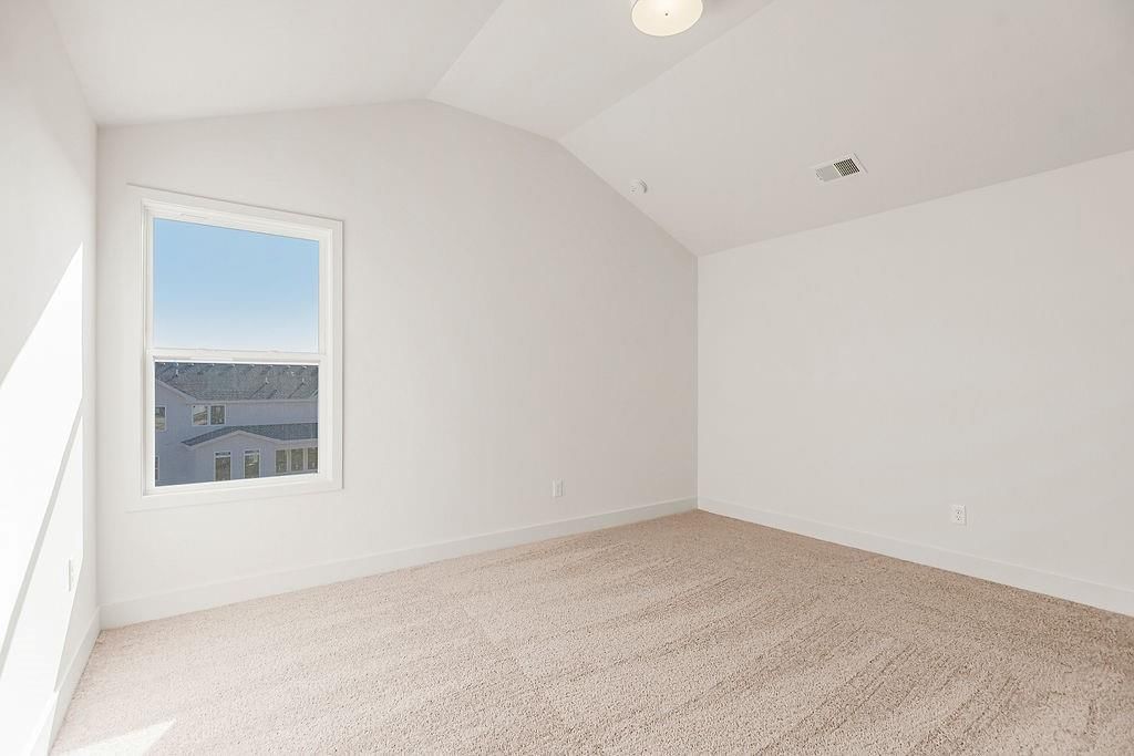 Photo 38 of 57 - 16463 S Elmridge Street