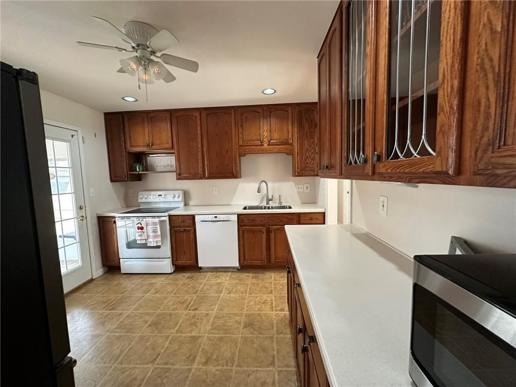 10602 W 89th Street — photo 32