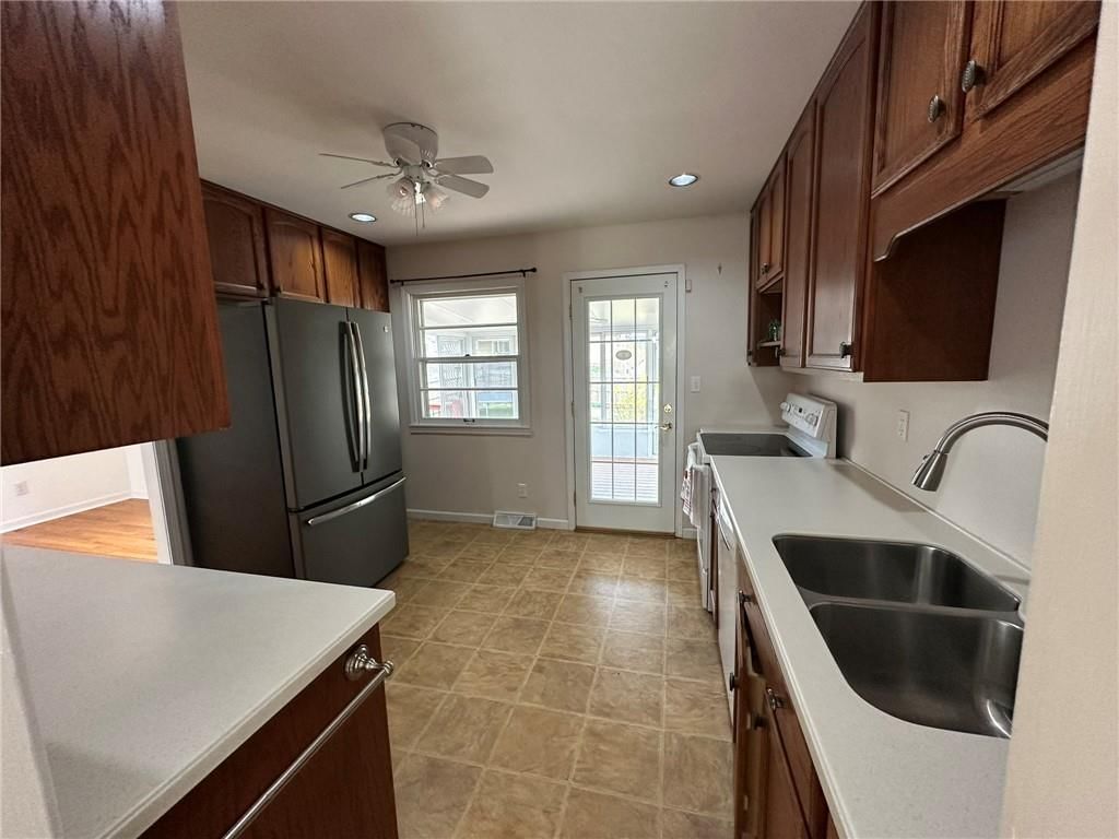 10602 W 89th Street — photo 33