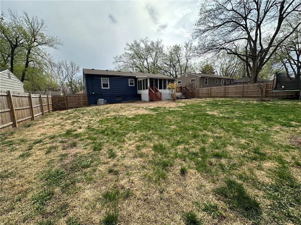 10602 W 89th Street — photo 38