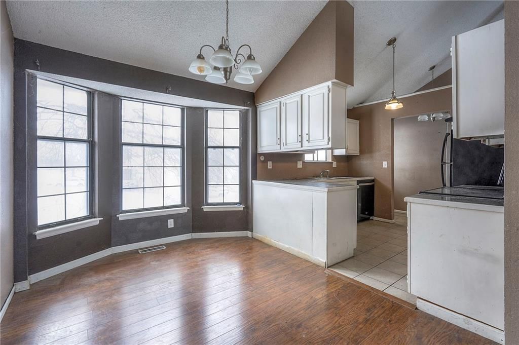8220 Splitlog Avenue — photo 8