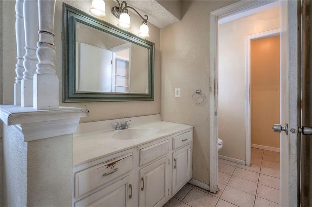 8220 Splitlog Avenue — photo 13