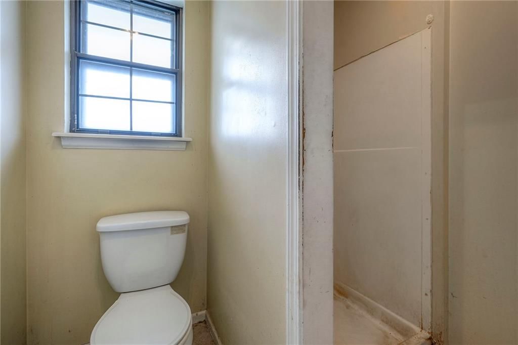 8220 Splitlog Avenue — photo 14
