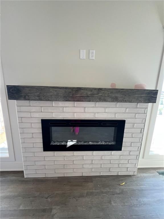 Photo 6 of 24 - 2312 Larkspur Lane