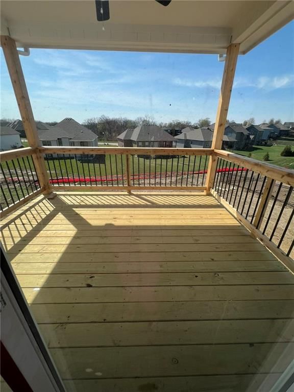 Photo 8 of 24 - 2312 Larkspur Lane