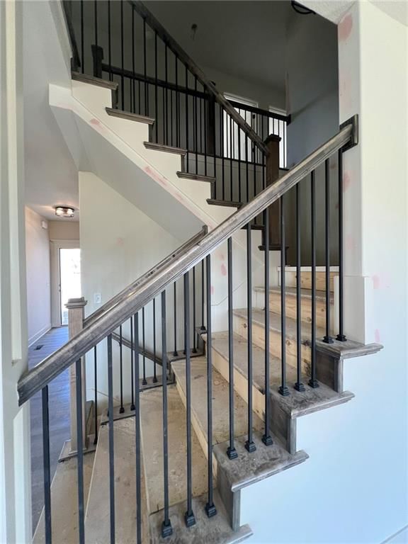 Photo 9 of 24 - 2312 Larkspur Lane